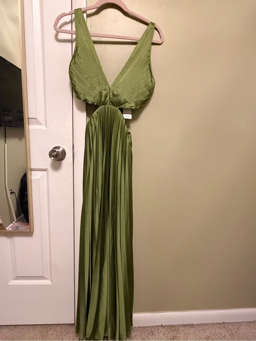 Green Pleated V-Neck Maxi Dress